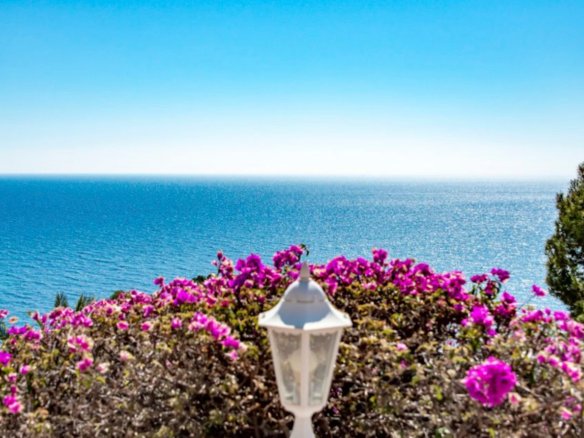 5 Bedroom 6 Bathroom Villa in Altea - Caza De Casa