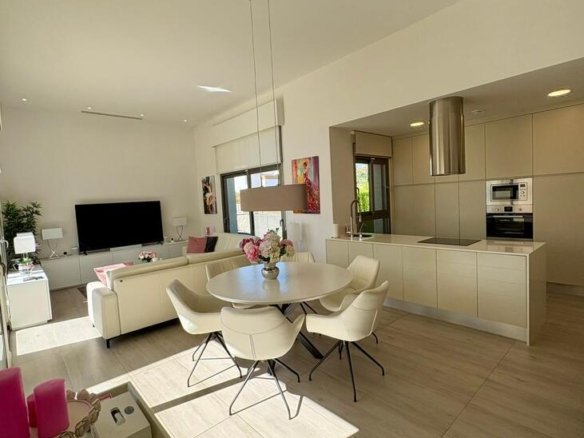 3 Bedroom 2 Bathroom Villa in Benijofar - Caza De Casa