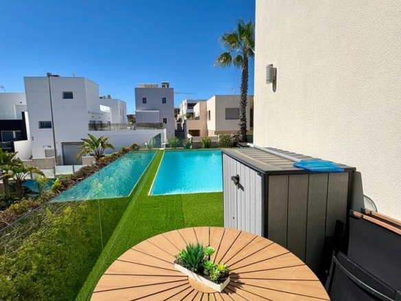 3 Bedroom 2 Bathroom Villa in Benijofar - Caza De Casa