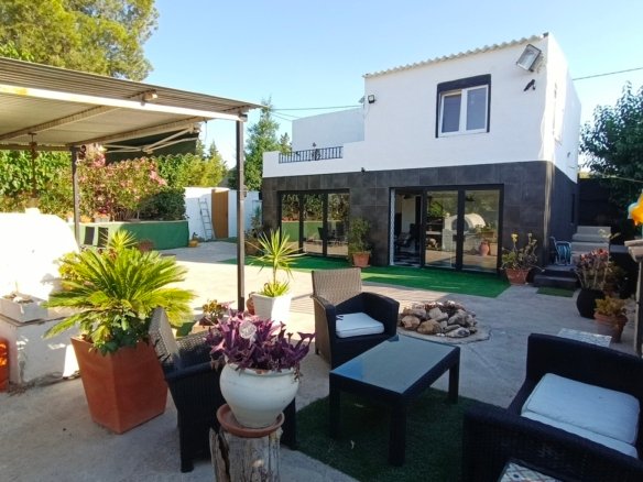 3 Bedroom 2 Bathroom Villa in Canadas De San Pedro - Caza De Casa