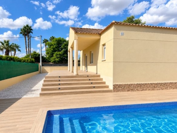 3 Bedroom 2 Bathroom Villa in Catral - Caza De Casa