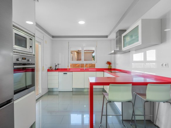 3 Bed 3 Bath Villa in Ciudad De Las Comunicaciones - Caza De Casa
