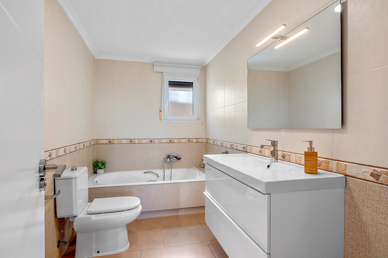 3 Bed 3 Bath Villa in Ciudad De Las Comunicaciones - Caza De Casa