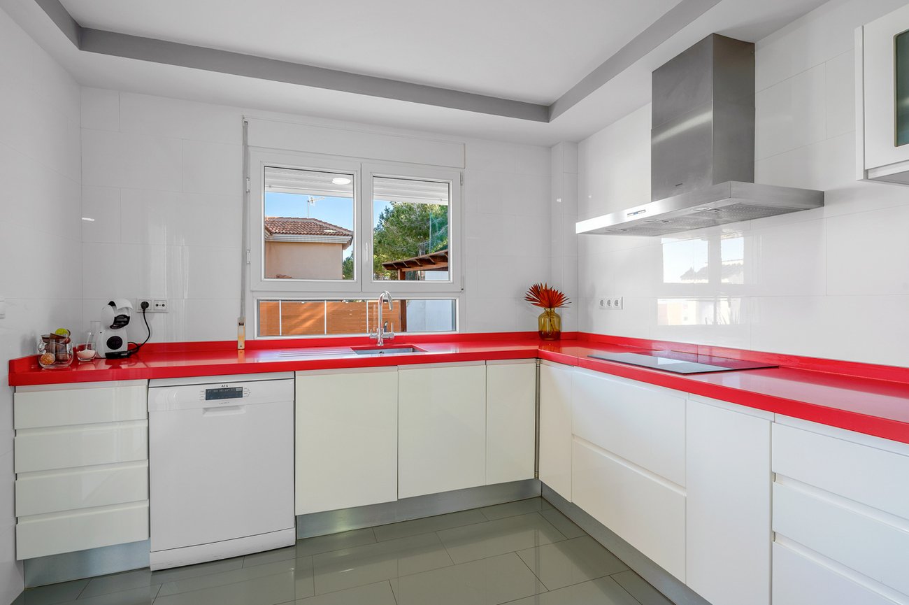 3 Bed 3 Bath Villa in Ciudad De Las Comunicaciones - Caza De Casa