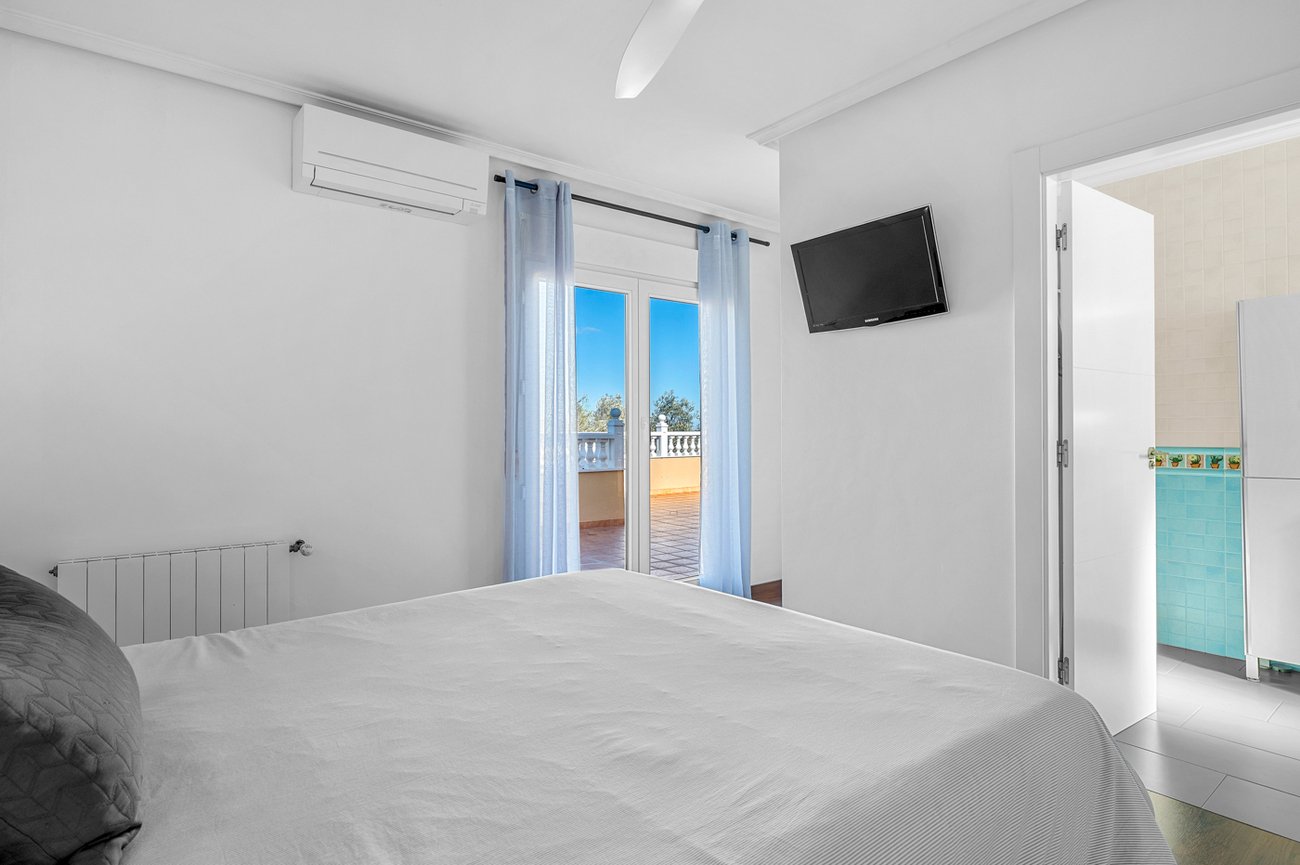 3 Bed 3 Bath Villa in Ciudad De Las Comunicaciones - Caza De Casa