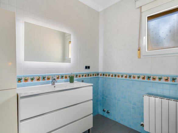 3 Bed 3 Bath Villa in Ciudad De Las Comunicaciones - Caza De Casa