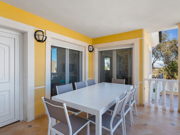 3 Bed 3 Bath Villa in Ciudad De Las Comunicaciones - Caza De Casa