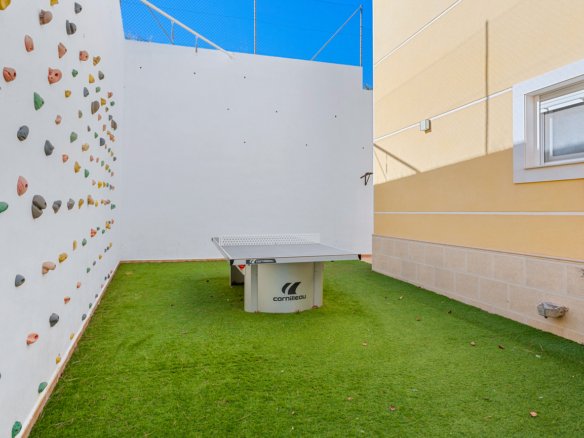 3 Bed 3 Bath Villa in Ciudad De Las Comunicaciones - Caza De Casa