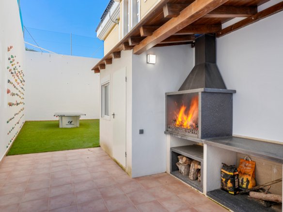 3 Bed 3 Bath Villa in Ciudad De Las Comunicaciones - Caza De Casa