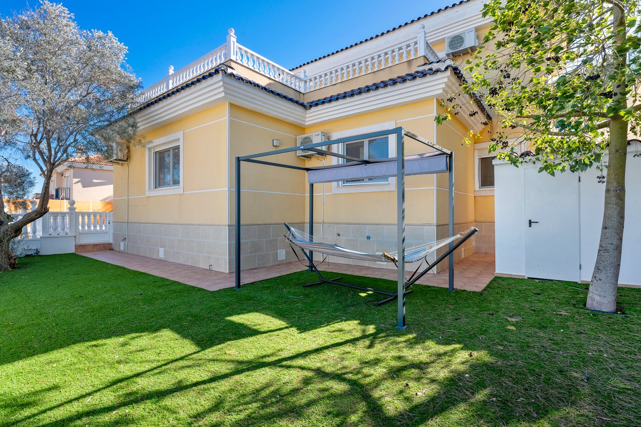 3 Bed 3 Bath Villa in Ciudad De Las Comunicaciones - Caza De Casa