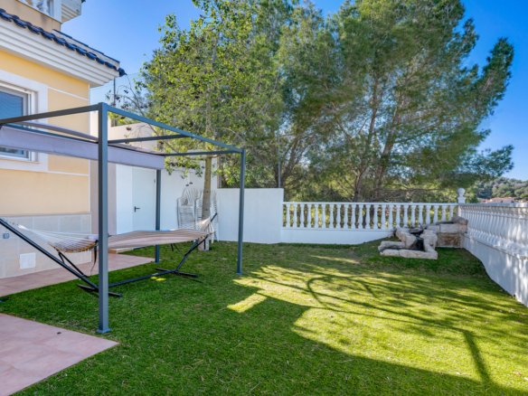 3 Bed 3 Bath Villa in Ciudad De Las Comunicaciones - Caza De Casa