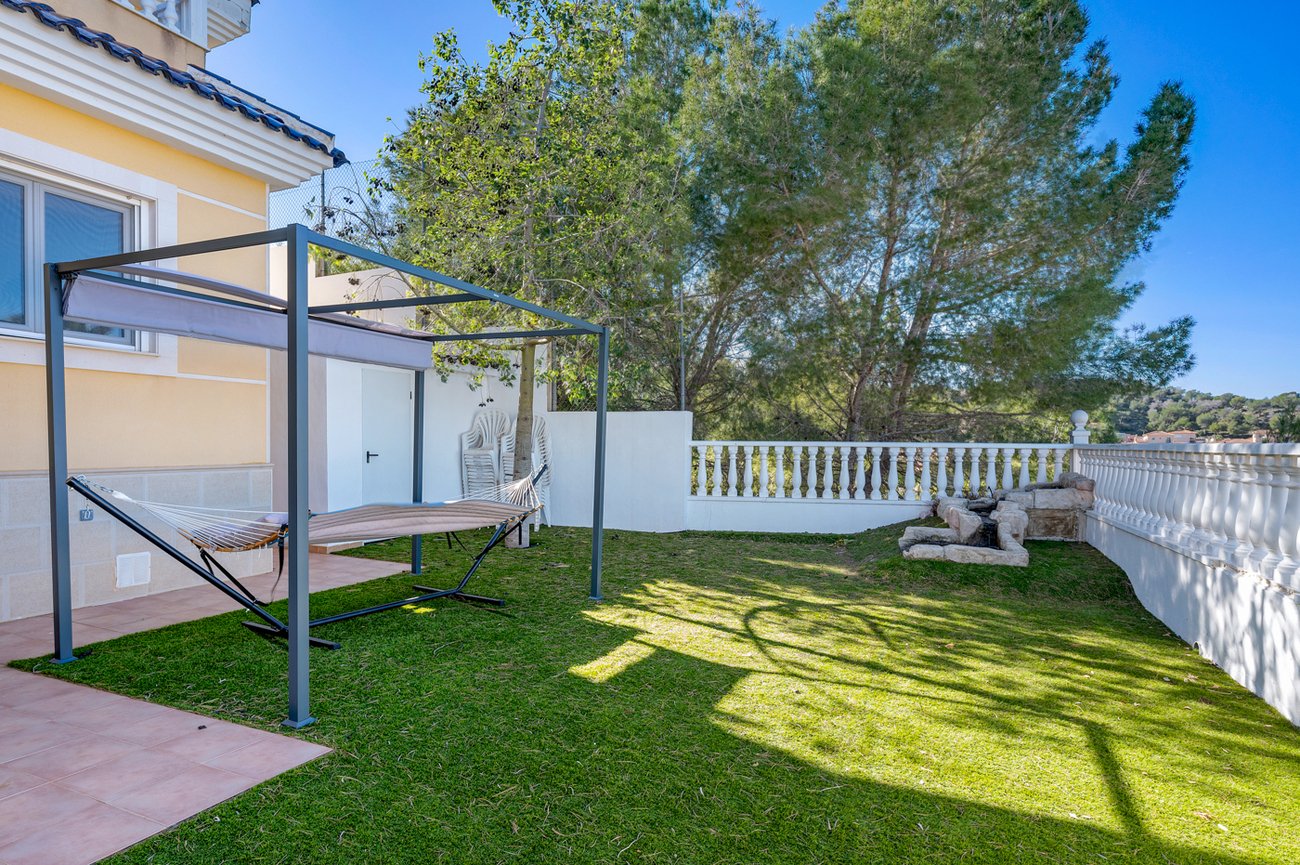 3 Bed 3 Bath Villa in Ciudad De Las Comunicaciones - Caza De Casa