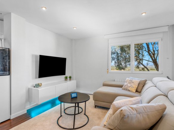 3 Bed 3 Bath Villa in Ciudad De Las Comunicaciones - Caza De Casa
