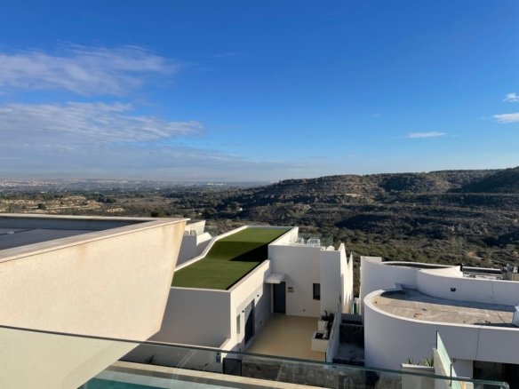 4 Bedroom 3 Bathroom Villa in Ciudad Quesada - Caza De Casa