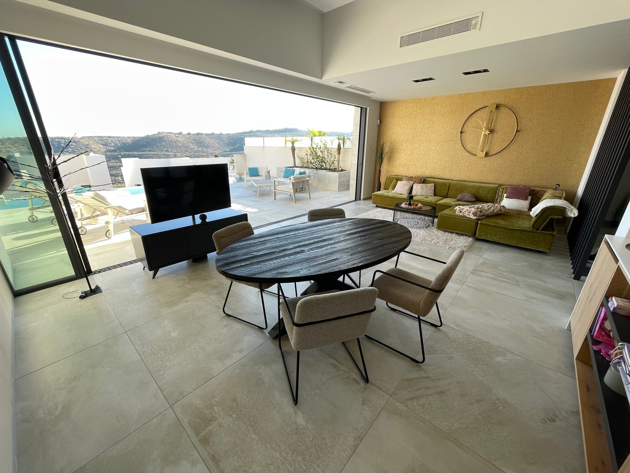 4 Bedroom 3 Bathroom Villa in Ciudad Quesada - Caza De Casa