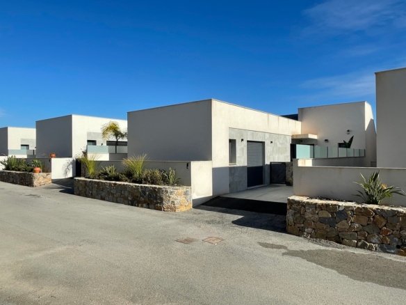 4 Bedroom 3 Bathroom Villa in Ciudad Quesada - Caza De Casa