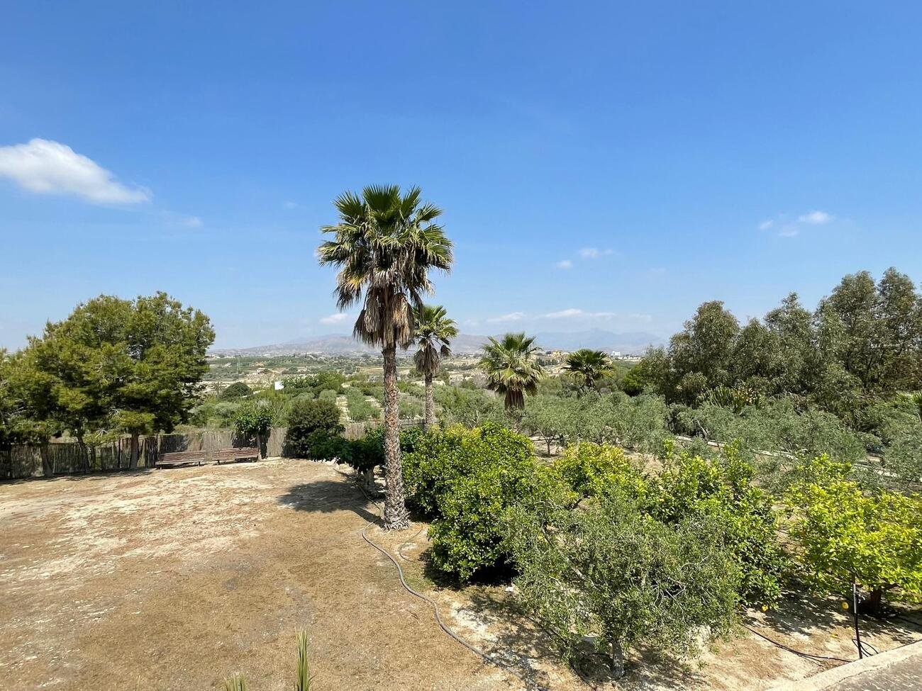 5 Bedroom 2 Bathroom Villa in El Rebolledo - Caza De Casa