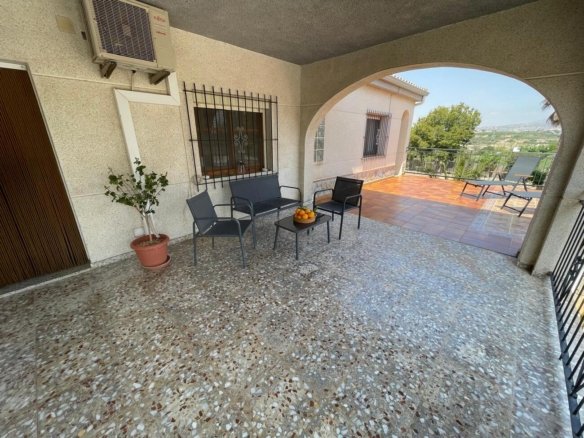 5 Bedroom 2 Bathroom Villa in El Rebolledo - Caza De Casa
