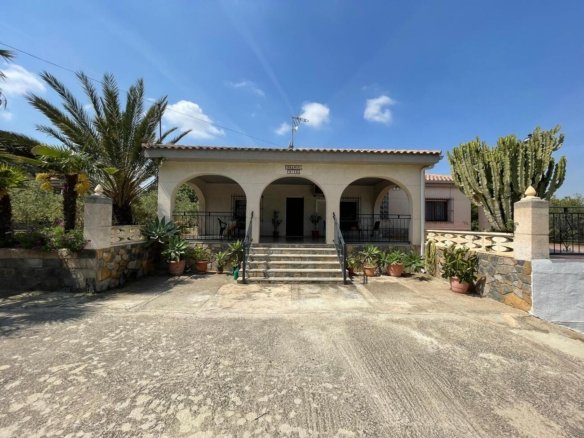 5 Bedroom 2 Bathroom Villa in El Rebolledo - Caza De Casa