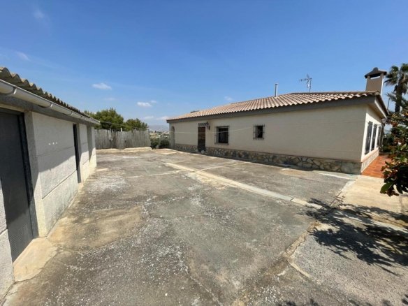 5 Bedroom 2 Bathroom Villa in El Rebolledo - Caza De Casa