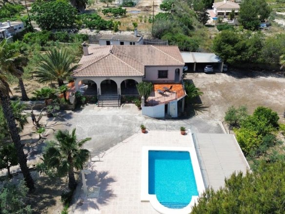 5 Bedroom 2 Bathroom Villa in El Rebolledo - Caza De Casa
