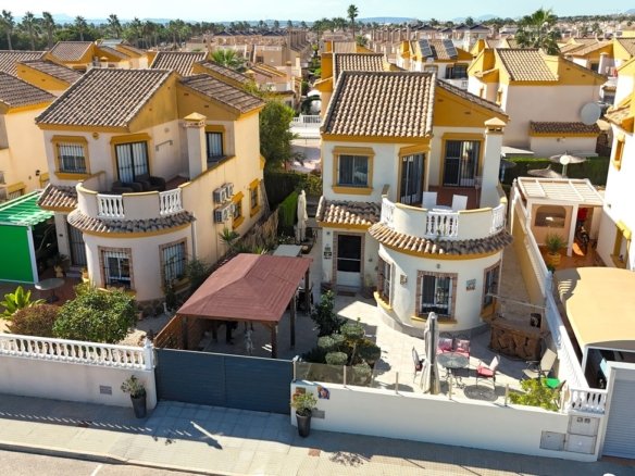 3 Bedroom 2 Bathroom Villa in Guardamar del Segura - Caza De Casa