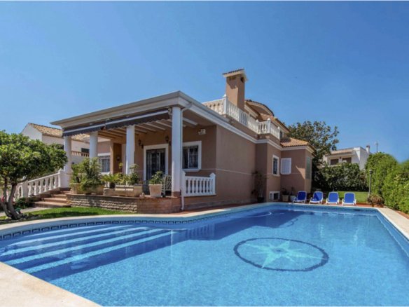 6 Bed 5 Bath Villa in La Mata - Caza De Casa