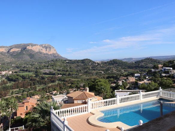 3 Bed 4 Bath Villa in La Sella Golf - Caza De Casa
