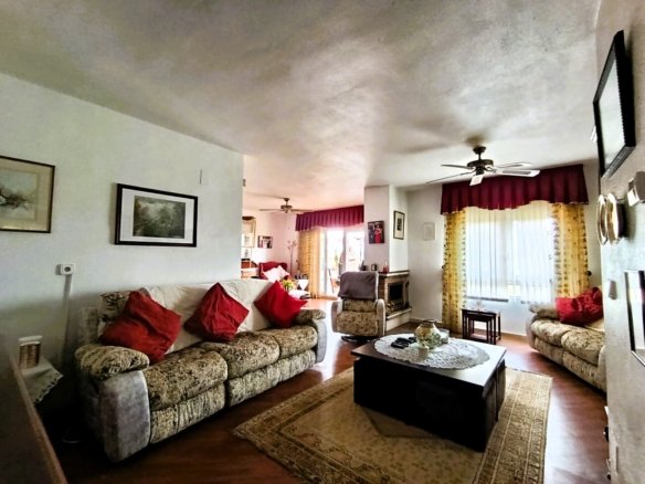 4 Bed 3 Bath Villa in Las Ramblas Golf - Caza De Casa