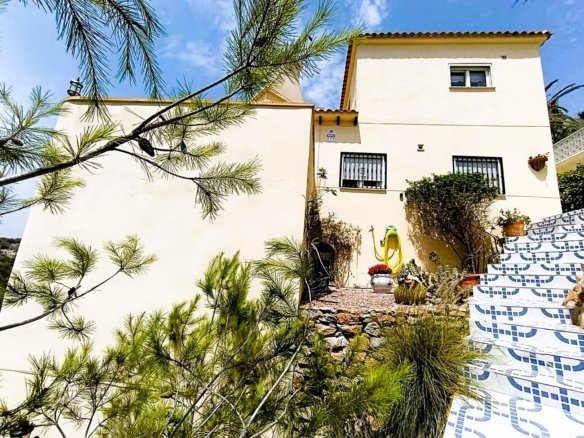 4 Bed 3 Bath Villa in Las Ramblas Golf - Caza De Casa