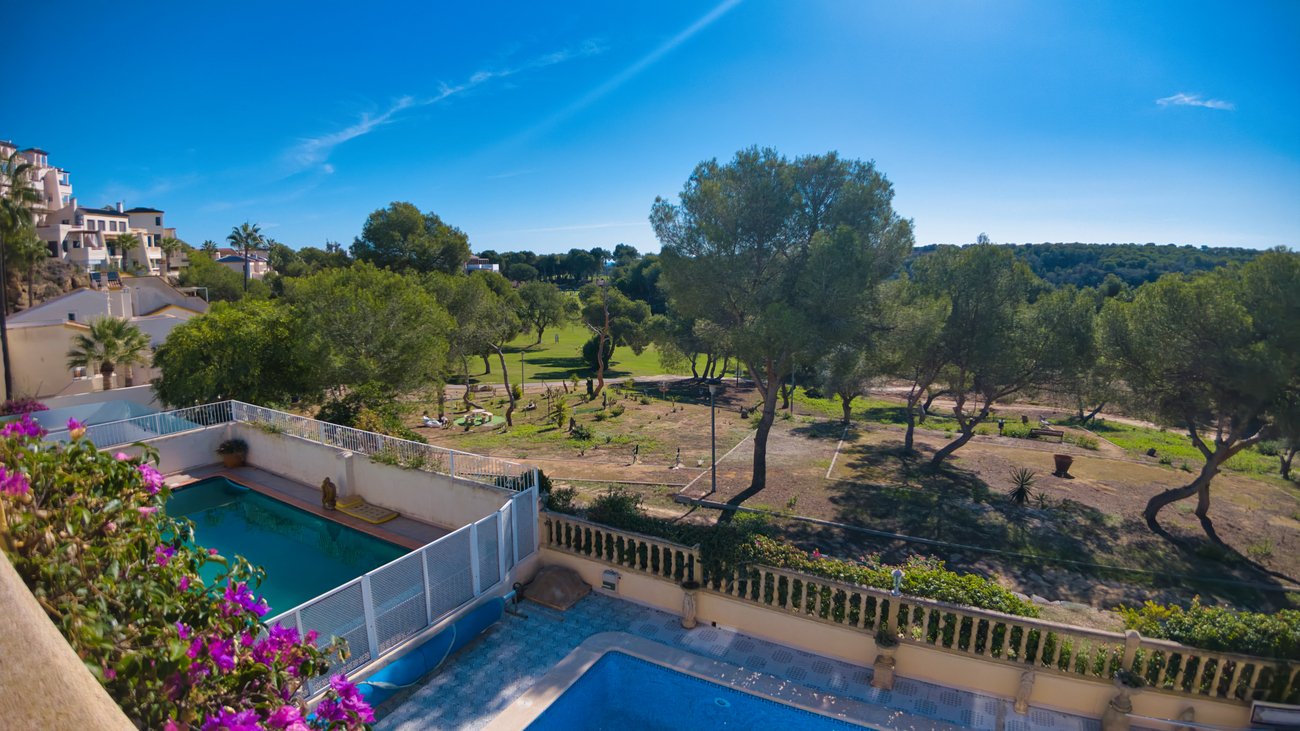 3 Bedroom 2 Bathroom Villa in Las Ramblas Golf - Caza De Casa