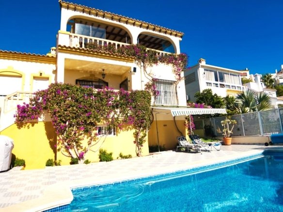 3 Bedroom 2 Bathroom Villa in Las Ramblas Golf - Caza De Casa