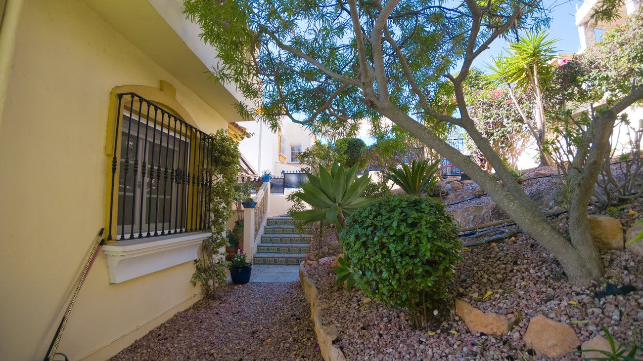 3 Bedroom 2 Bathroom Villa in Las Ramblas Golf - Caza De Casa