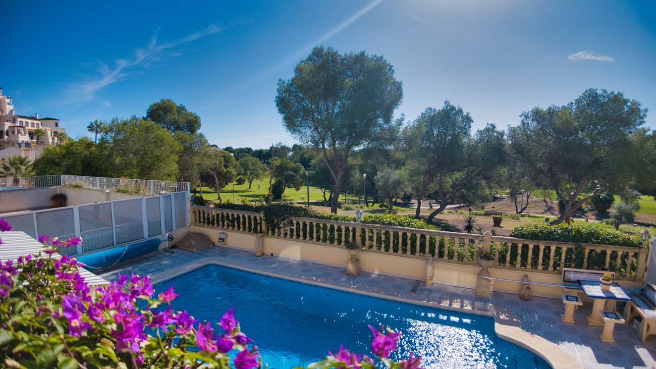 3 Bedroom 2 Bathroom Villa in Las Ramblas Golf - Caza De Casa