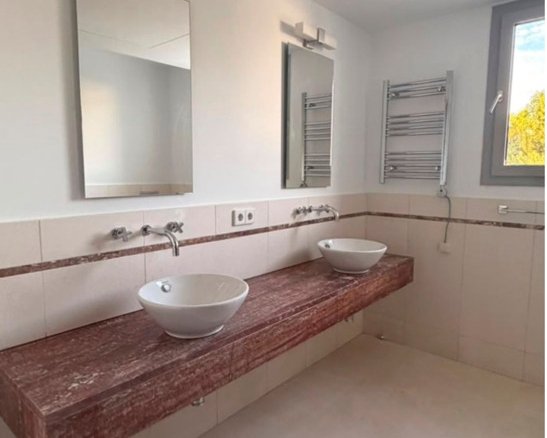 4 Bedroom 6 Bathroom Villa in Marbella - Caza De Casa