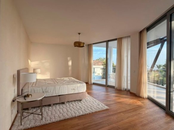 4 Bedroom 6 Bathroom Villa in Marbella - Caza De Casa