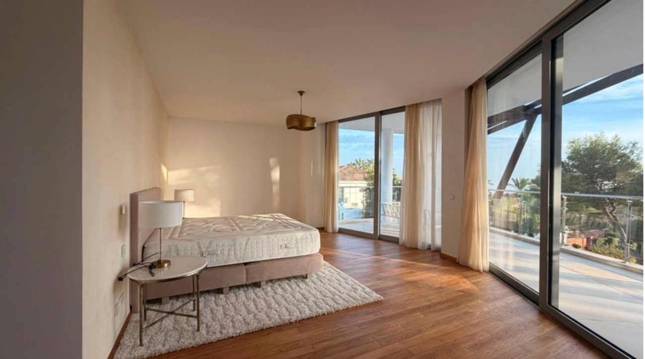 4 Bedroom 6 Bathroom Villa in Marbella - Caza De Casa