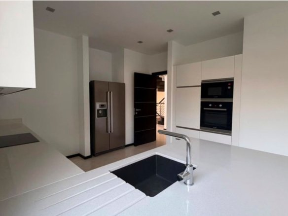 4 Bedroom 6 Bathroom Villa in Marbella - Caza De Casa
