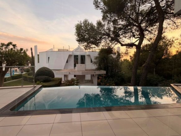5 Bedroom 8 Bathroom Villa in Marbella - Caza De Casa