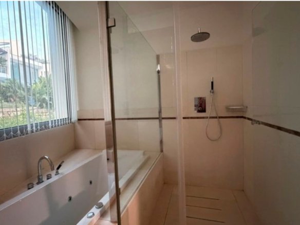 5 Bedroom 8 Bathroom Villa in Marbella - Caza De Casa