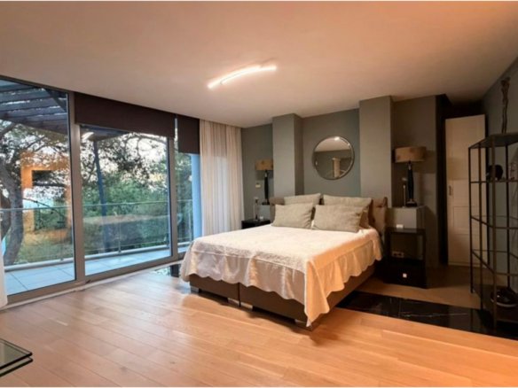 5 Bedroom 8 Bathroom Villa in Marbella - Caza De Casa