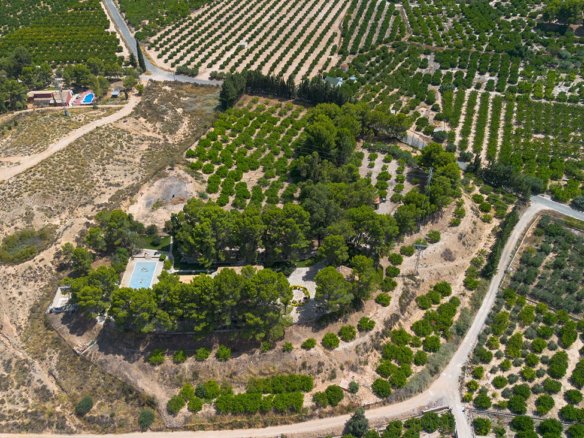6 Bed 1 Bath Villa in Mula - Caza De Casa