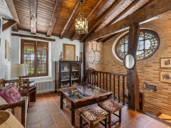6 Bed 1 Bath Villa in Mula - Caza De Casa