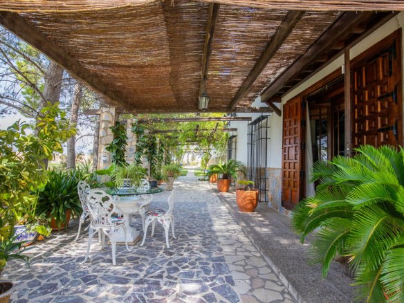 6 Bed 1 Bath Villa in Mula - Caza De Casa