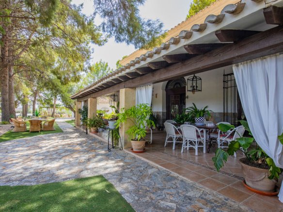 6 Bed 1 Bath Villa in Mula - Caza De Casa