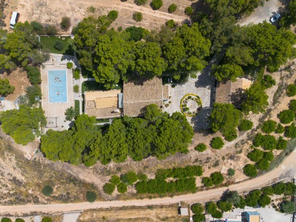 6 Bed 1 Bath Villa in Mula - Caza De Casa