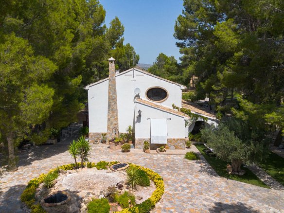 6 Bed 1 Bath Villa in Mula - Caza De Casa