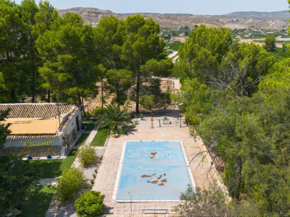 6 Bed 1 Bath Villa in Mula - Caza De Casa