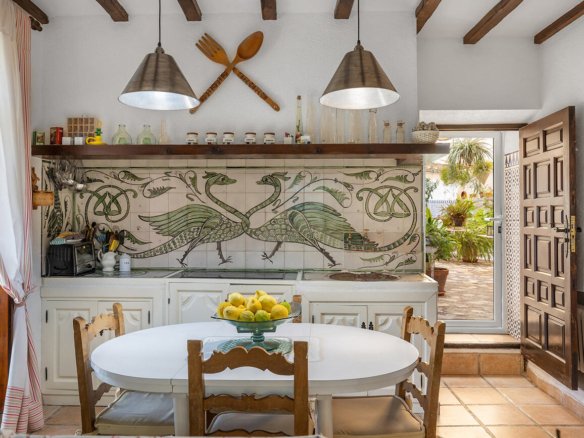 6 Bed 1 Bath Villa in Mula - Caza De Casa