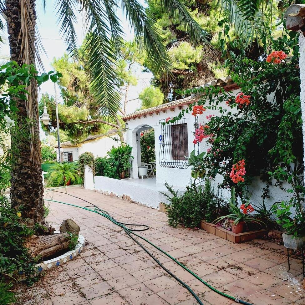 4 Bedroom 2 Bathroom Villa in Orihuela Costa - Caza De Casa
